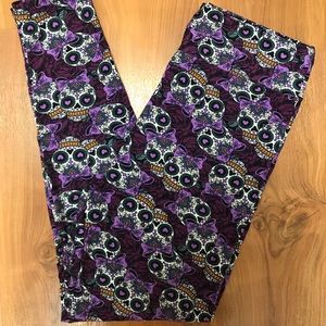 Purple Sugar Skull w/crosses Leggings